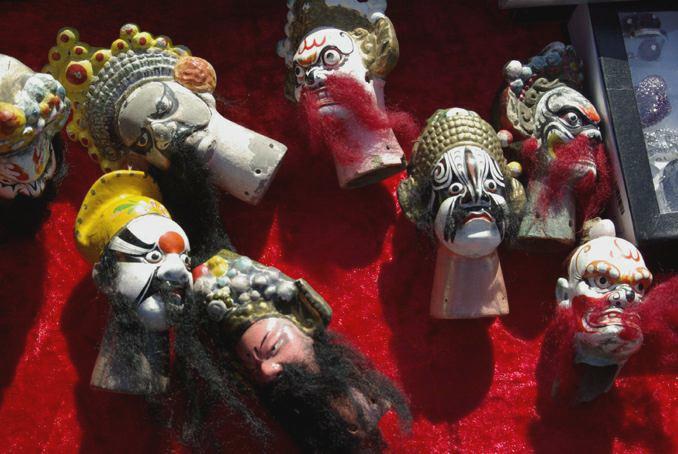 tetes de marionnettes chinoises-photo michel ducruet-2010