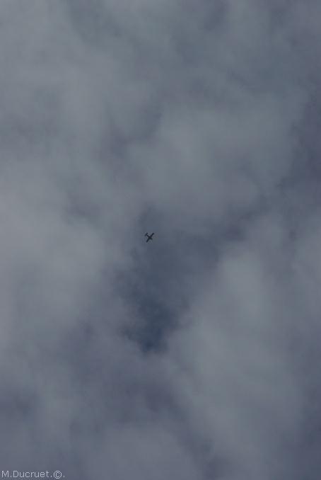 avion dans les nuages-photo michel ducruet-2010