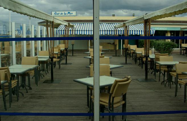 Bar en hiver. Deauville. photo michel ducruet.