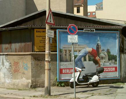 Acrobate. Berlin. photo michel ducruet.