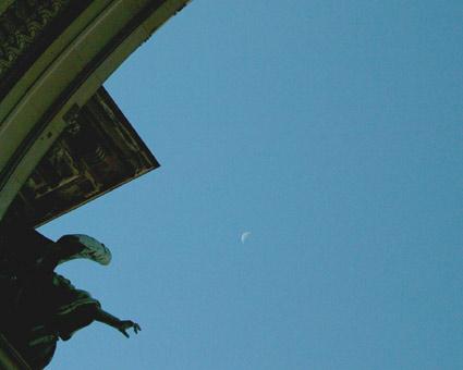 L'ange et la Lune. Berlin. photo michel ducruet.