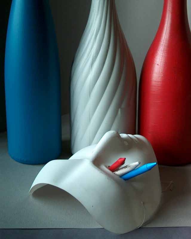 nature-morte en bleu, blanc, rouge