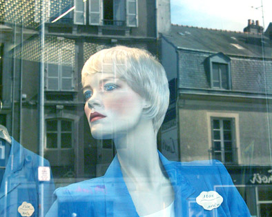 femme en vitrine photo michel ducruet