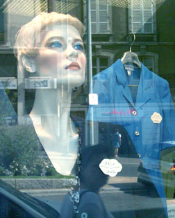 femme en vitrine, photo michel ducruet