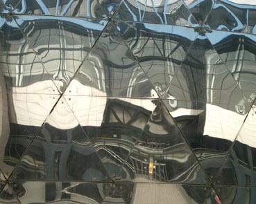 reflets dans la Gode. Paris La Vilette. photo michel ducruet