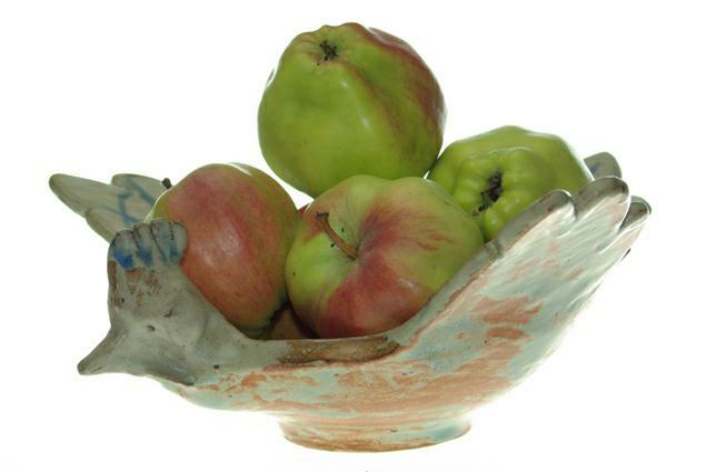 pommes "claque-ppins", poterie de Sophie Leroux. photo Michel ducruet 2008