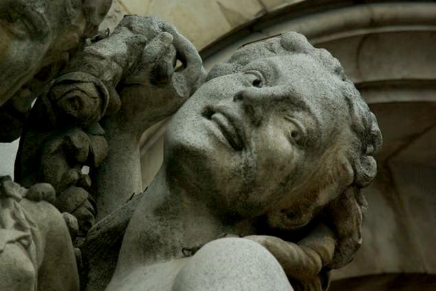 danseuse. Carpeaux. Belmondo.Opra Garnier. photo michel ducruet, paris, 11-2008