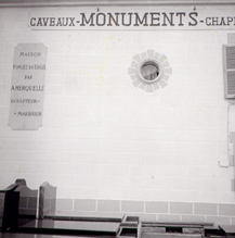 caveaux, monuments, chapelles... photo  michel ducruet. Bernay