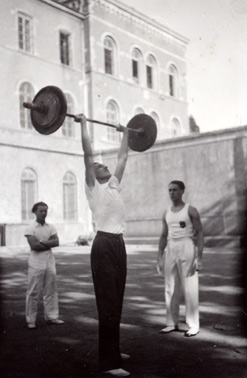 Mulsant soulve 70 kg. Mongr.1934