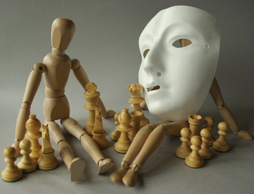 chess pieces, pices d'echecs, joueurs et masque. photo michel ducruet