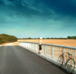 le pont de l'A 28. photo michel ducruet. verneusses.