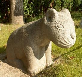 Lionne, parc de Soul. photo michel ducruet.