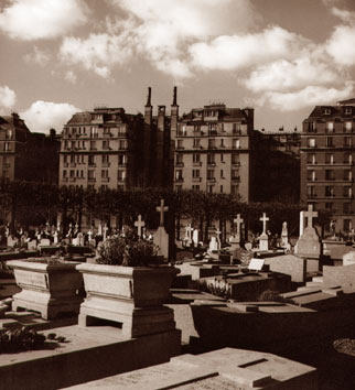 cimetire et logements sociaux. Paris. photo michel ducruet.